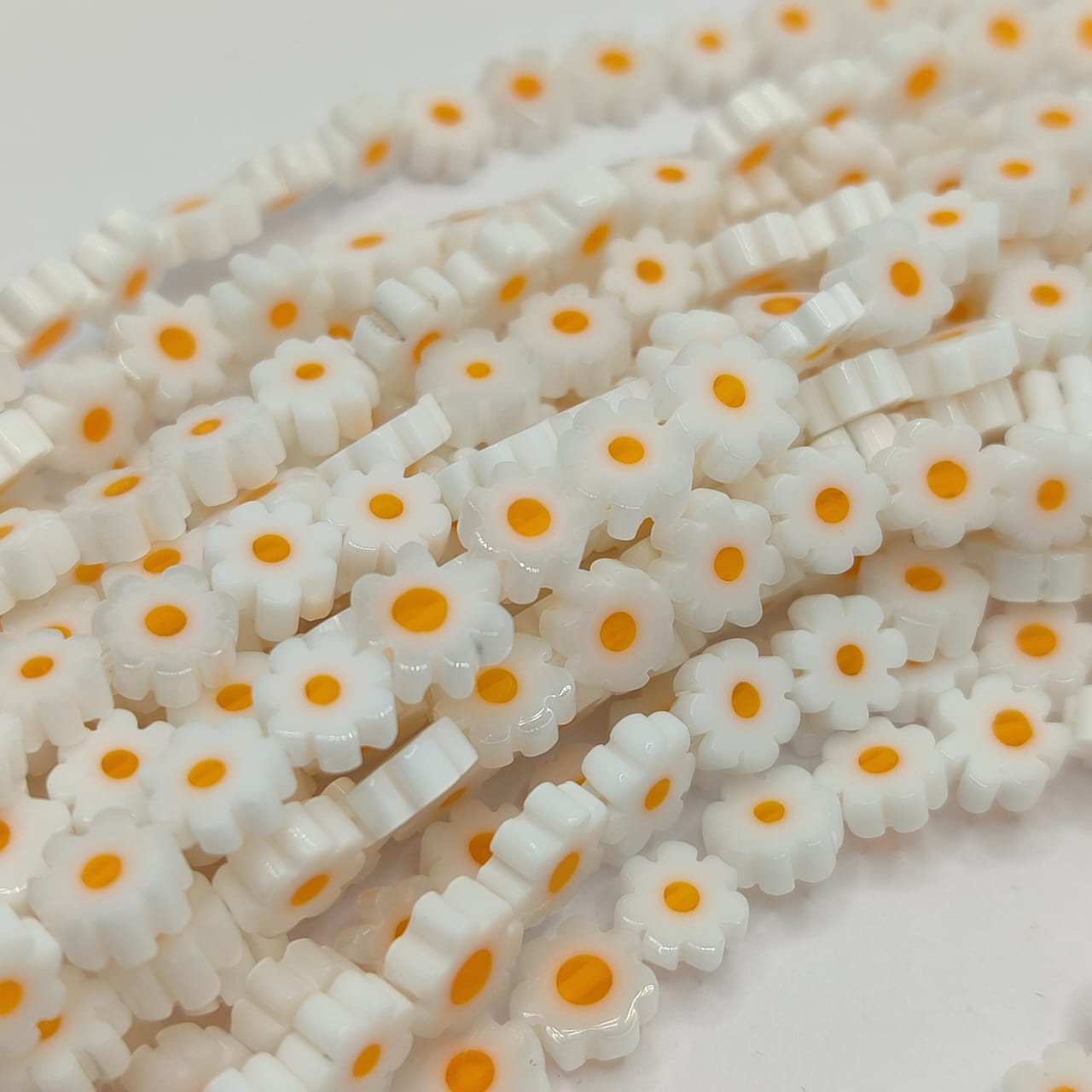 FLORES DE MURANO BLANCA CON PUNTO NARANJA