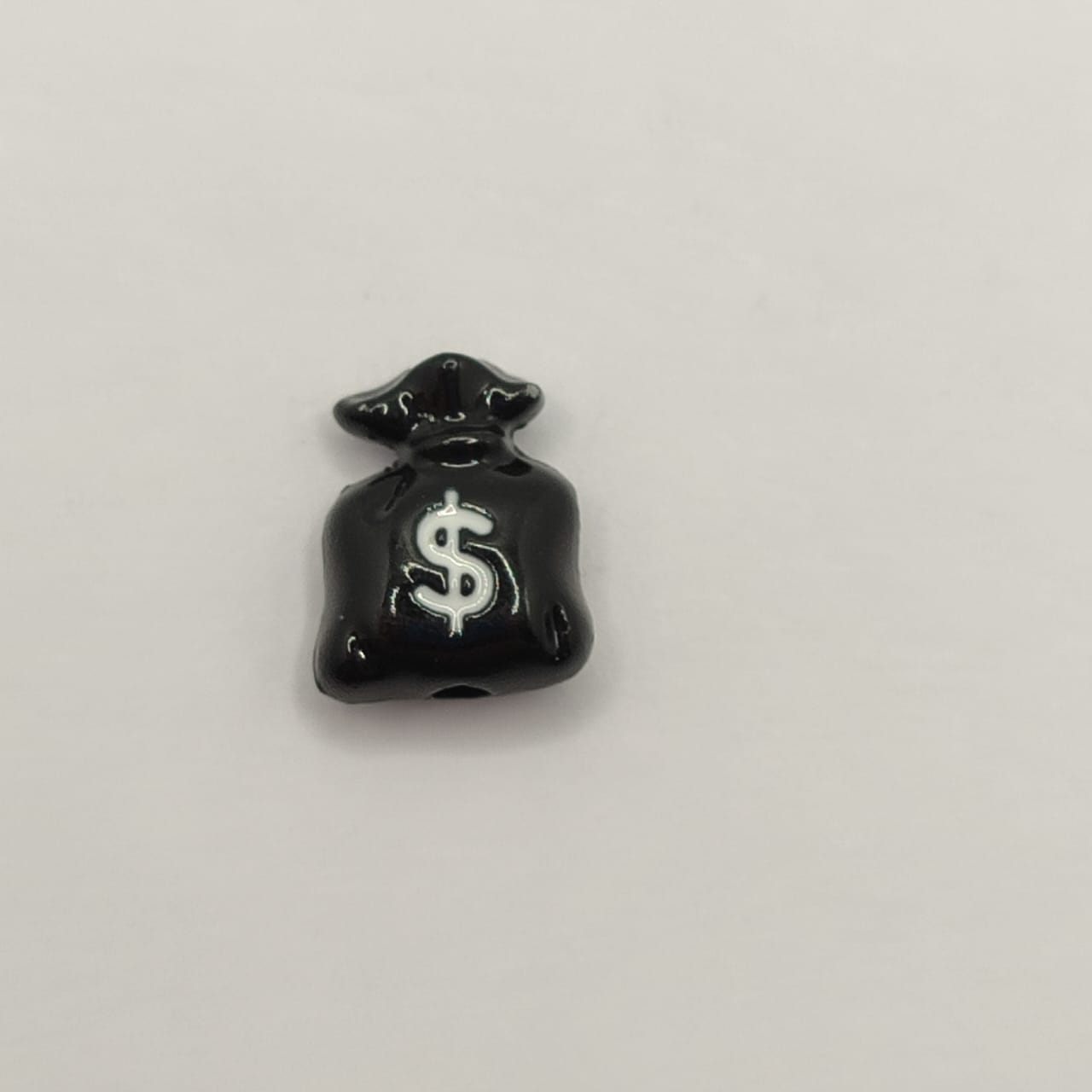 ESMALTADO PASADOR SAQUITO DE DOLAR NEGRO