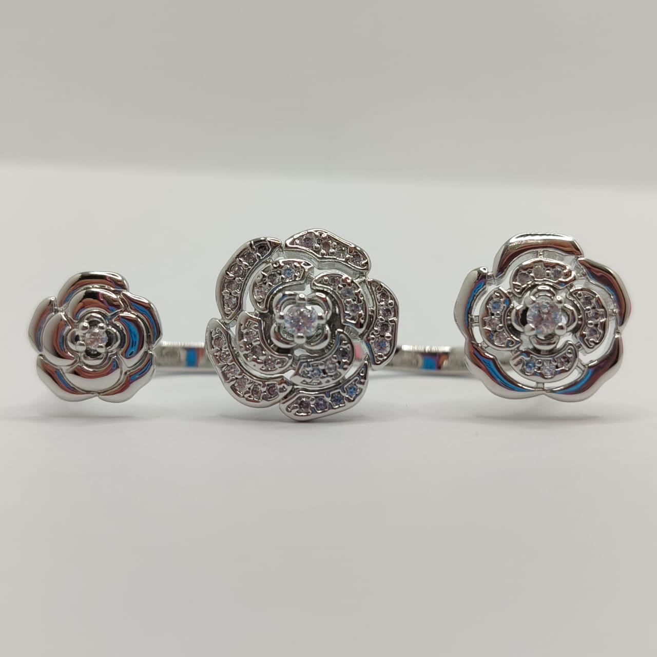 ANILLO DOBLE PLATEADO ROSAS