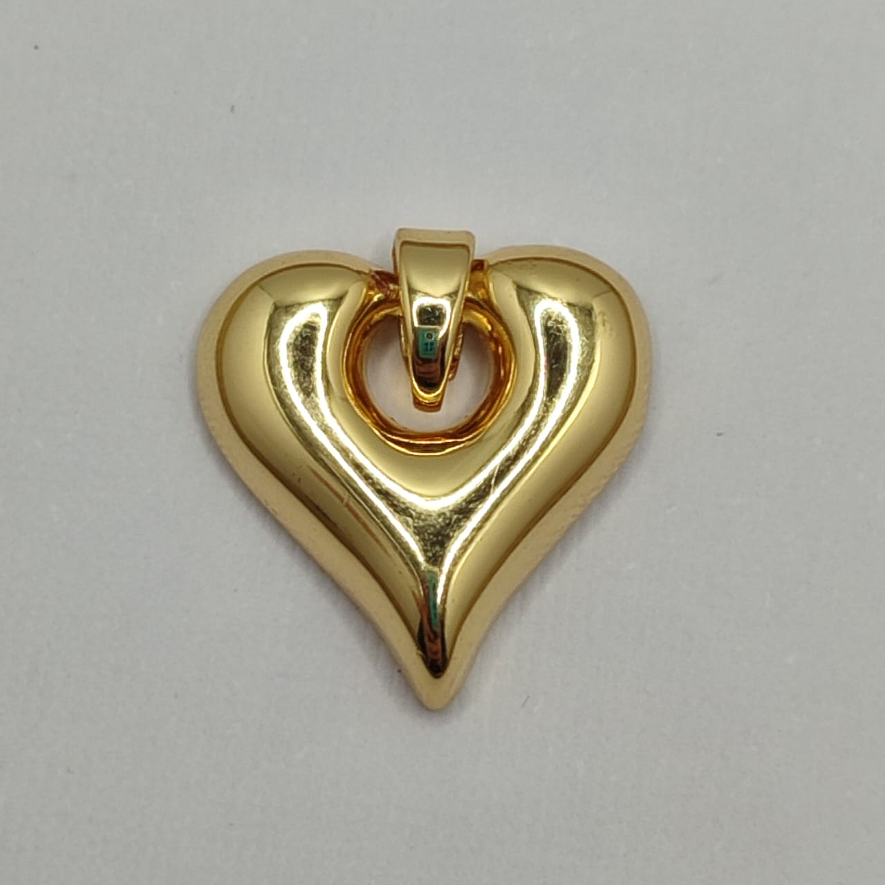ORO CHINO DIJE CORAZON HUECO MEDIANO