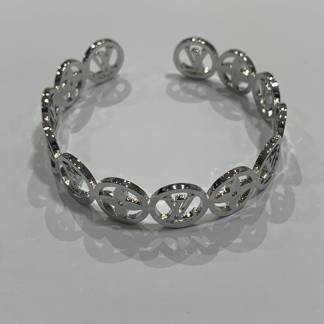 BRAZALETE ESCLAVA LV PLATEADA