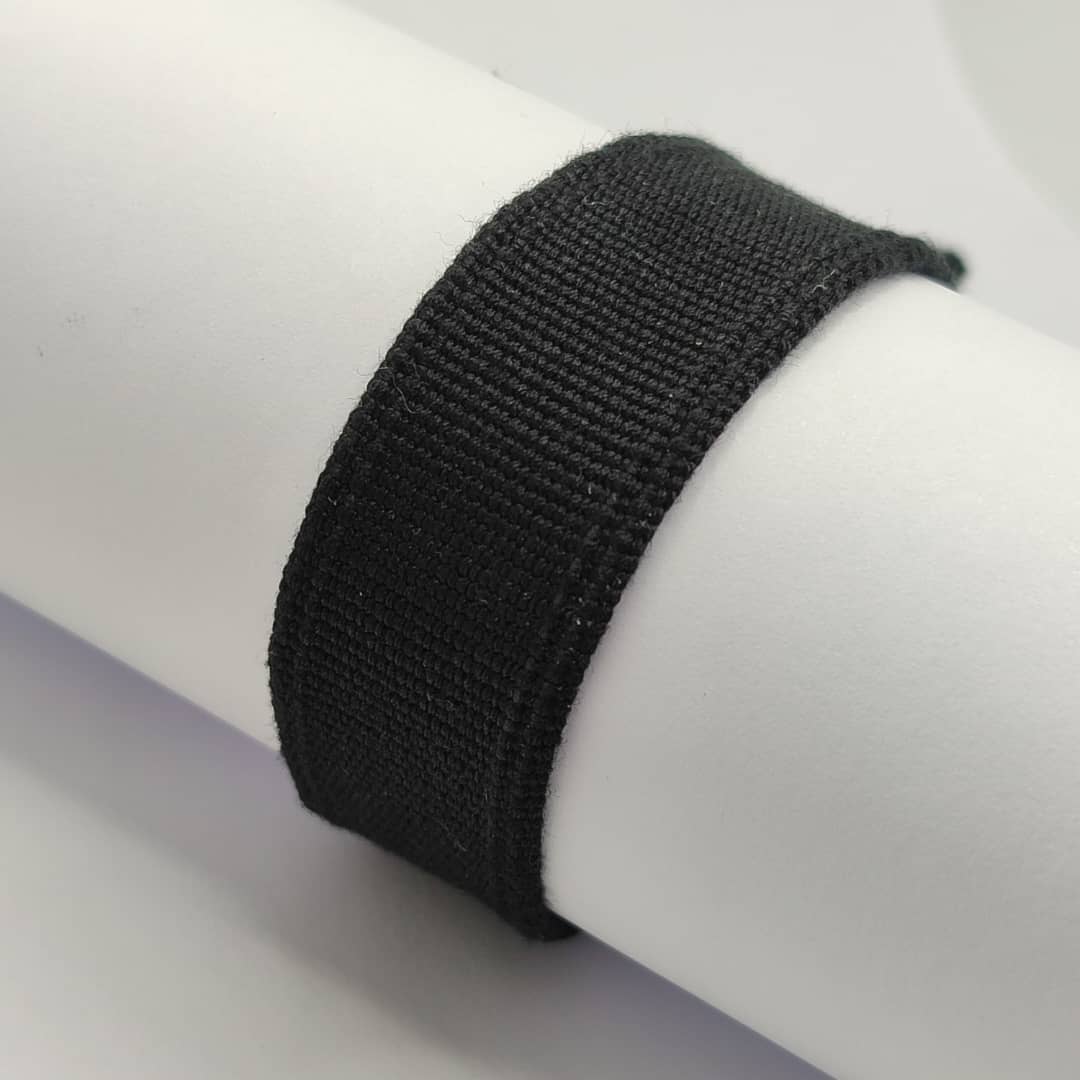 PULSERA DE BORLA NEGRA