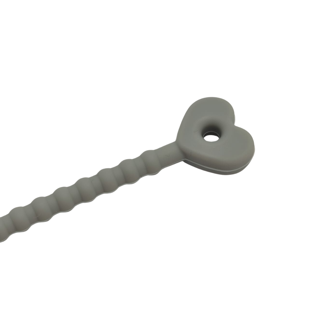 PULSERA DE SILICON CON CORAZON GRIS 2