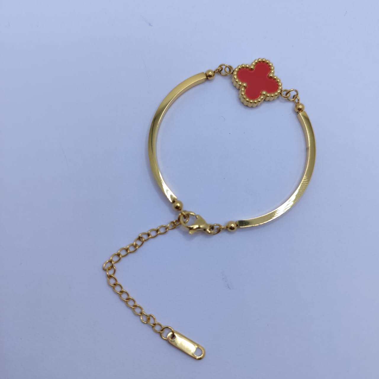 BRAZALETE TREBOL ROJO