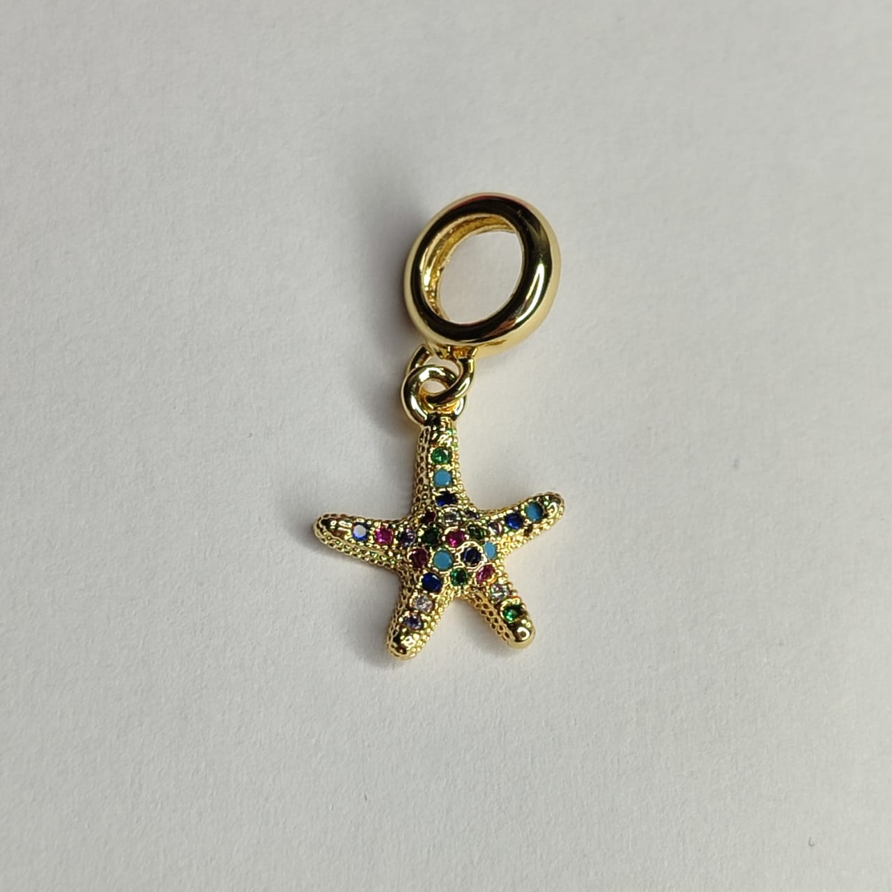 PANDORA DIJE ESTRELLA DE MAR CIRCONES DE MULTICOLOR