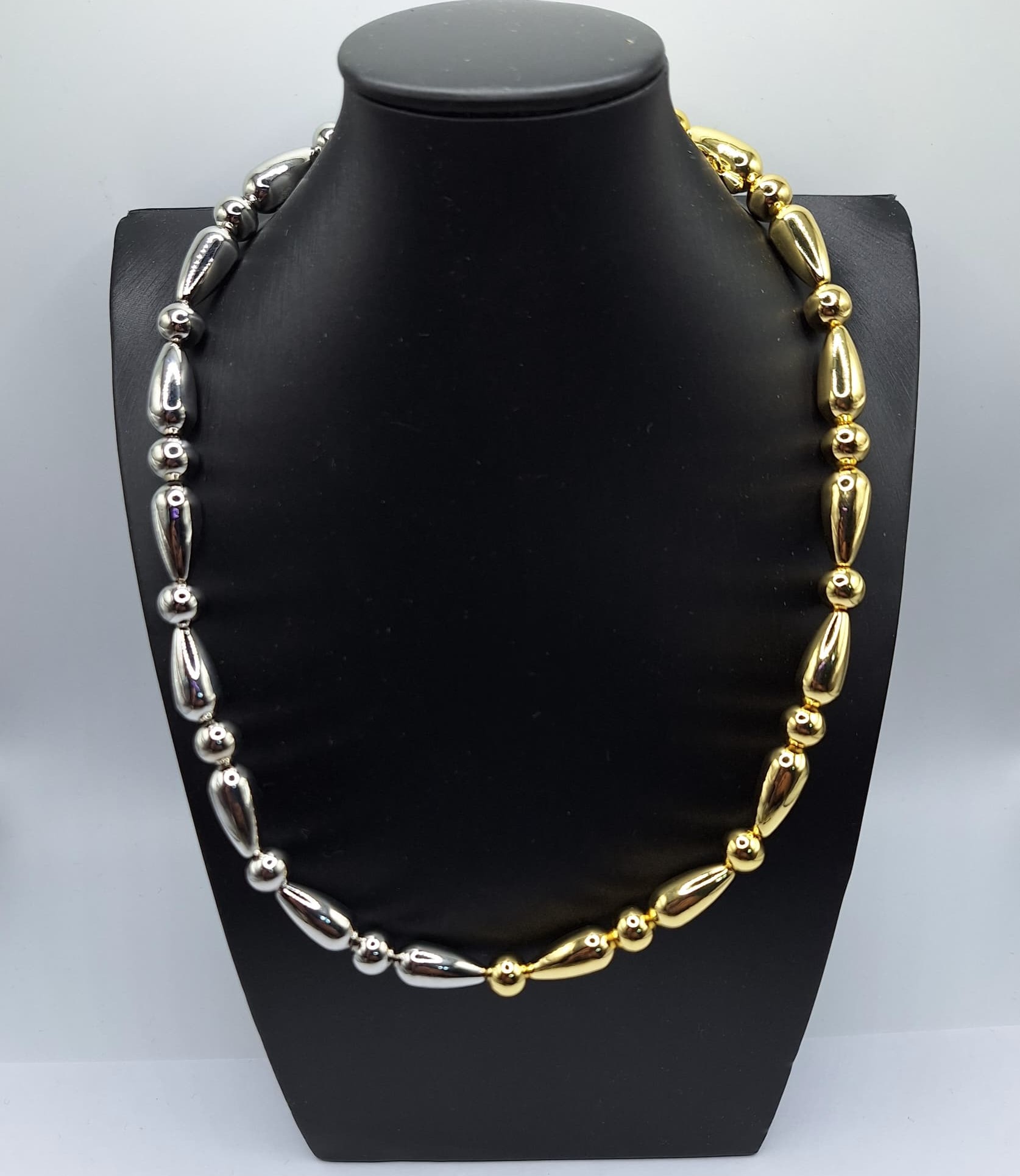 COLLAR FORMA DE LAGRIMA CON BALIN 8MM MIXTO