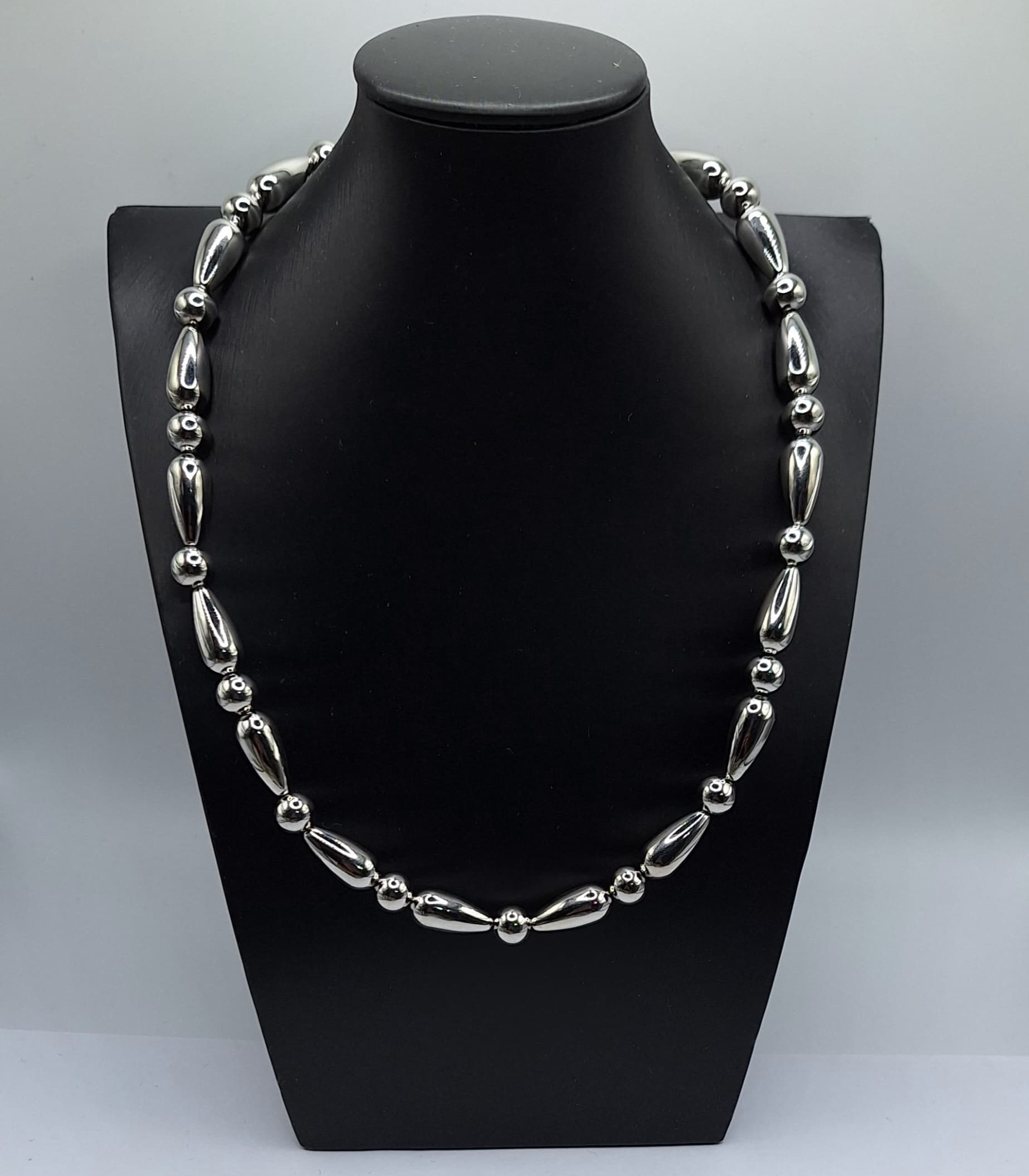 COLLAR FORMA DE LAGRIMA CON BALIN 8MM SILVER