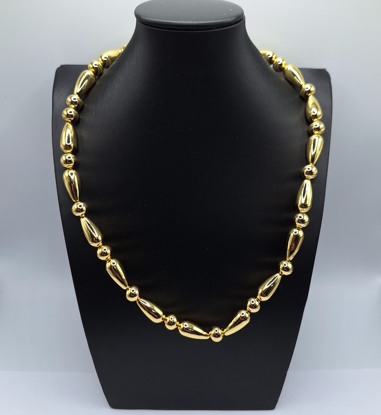 COLLAR FORMA DE LAGRIMA CON BALIN 8MM GOLD