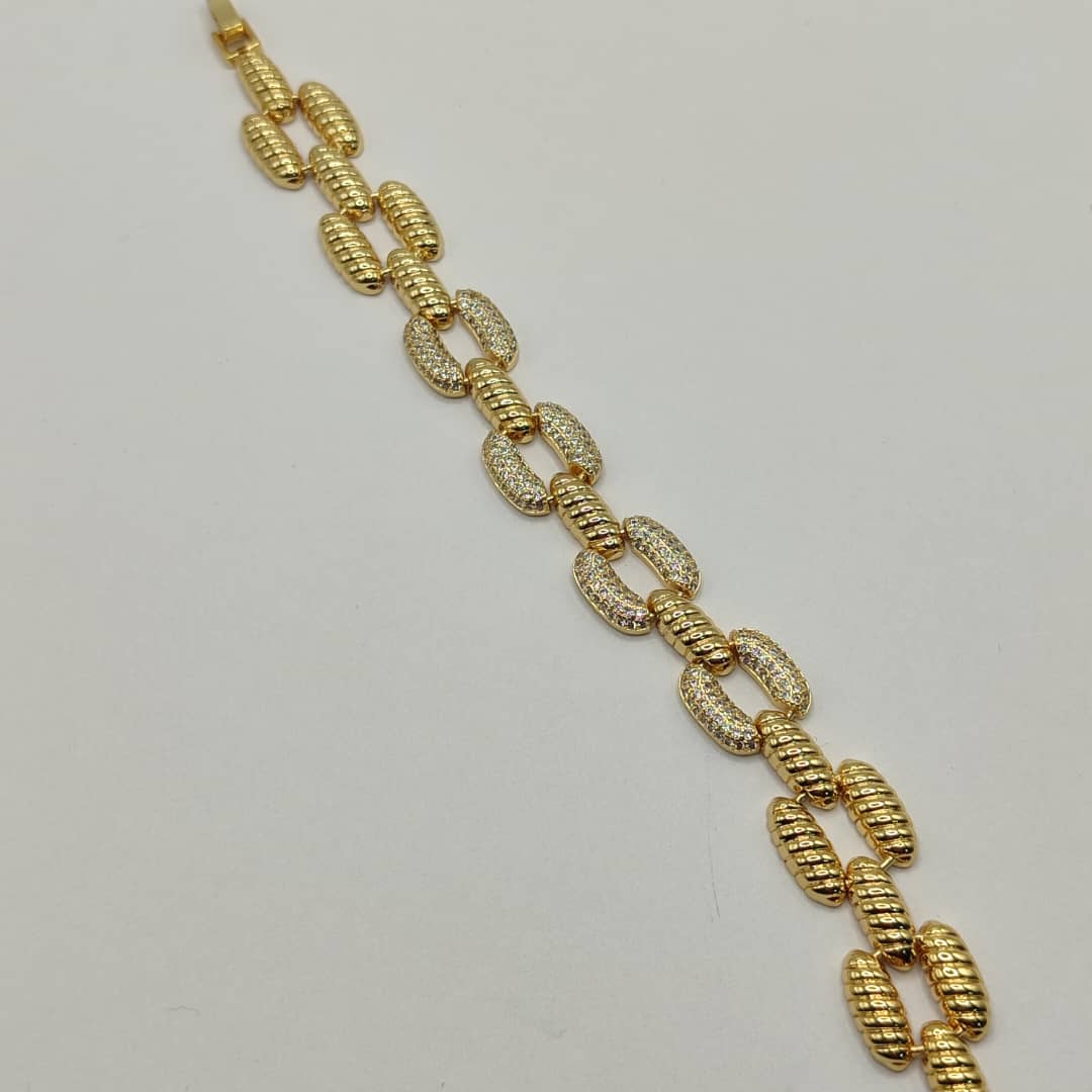 PULSERA ESLABON ESTILO CADENA GRANDE CON DETALLES EN CIRCON