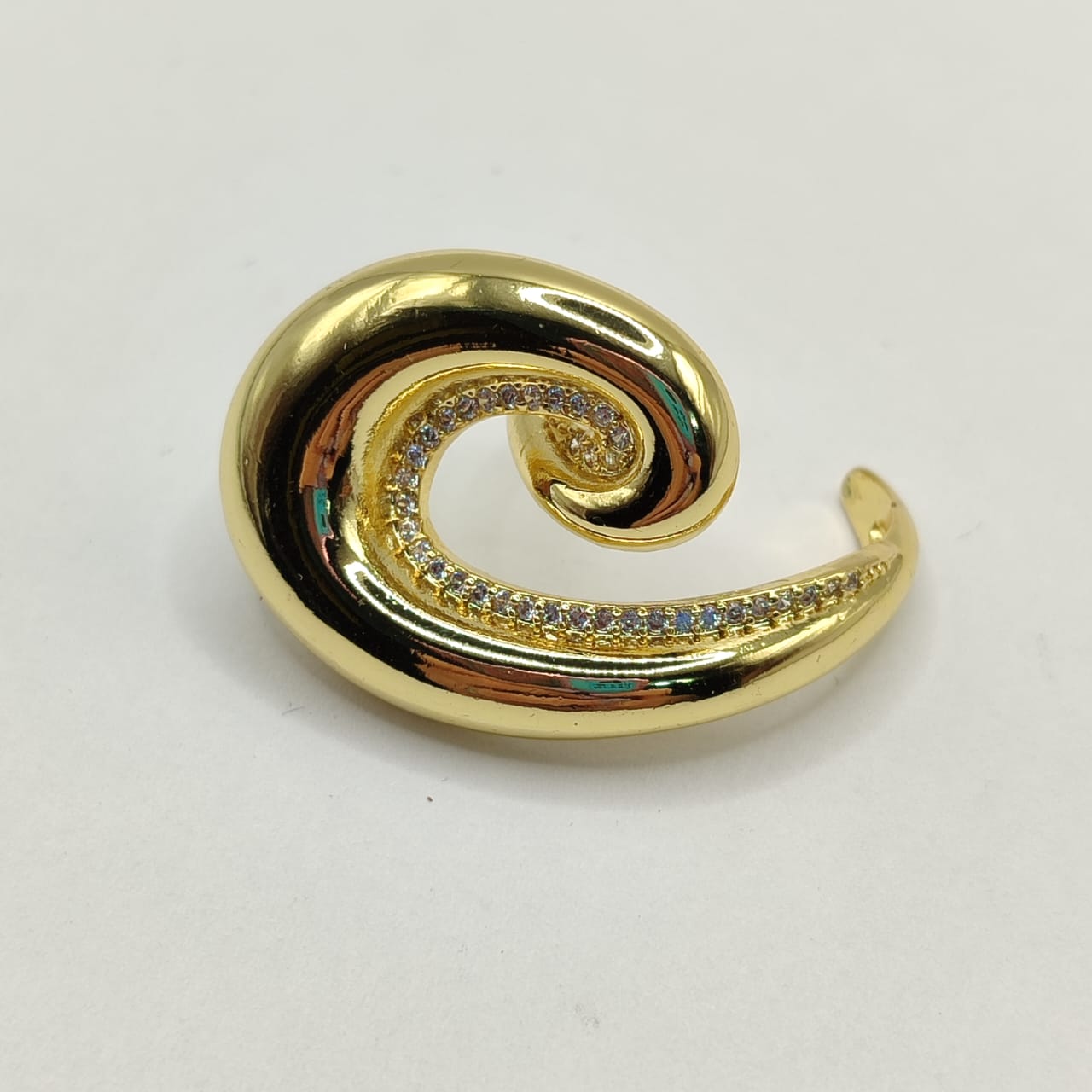 ANILLO DORADO EN ESPIRAL