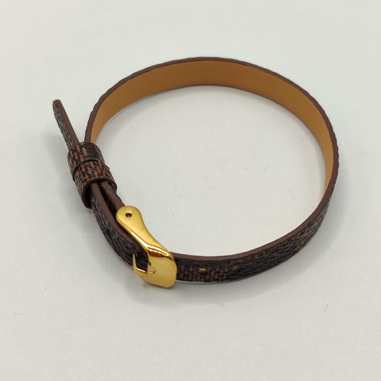 PULSERA CORREA DE CUERO MARRON