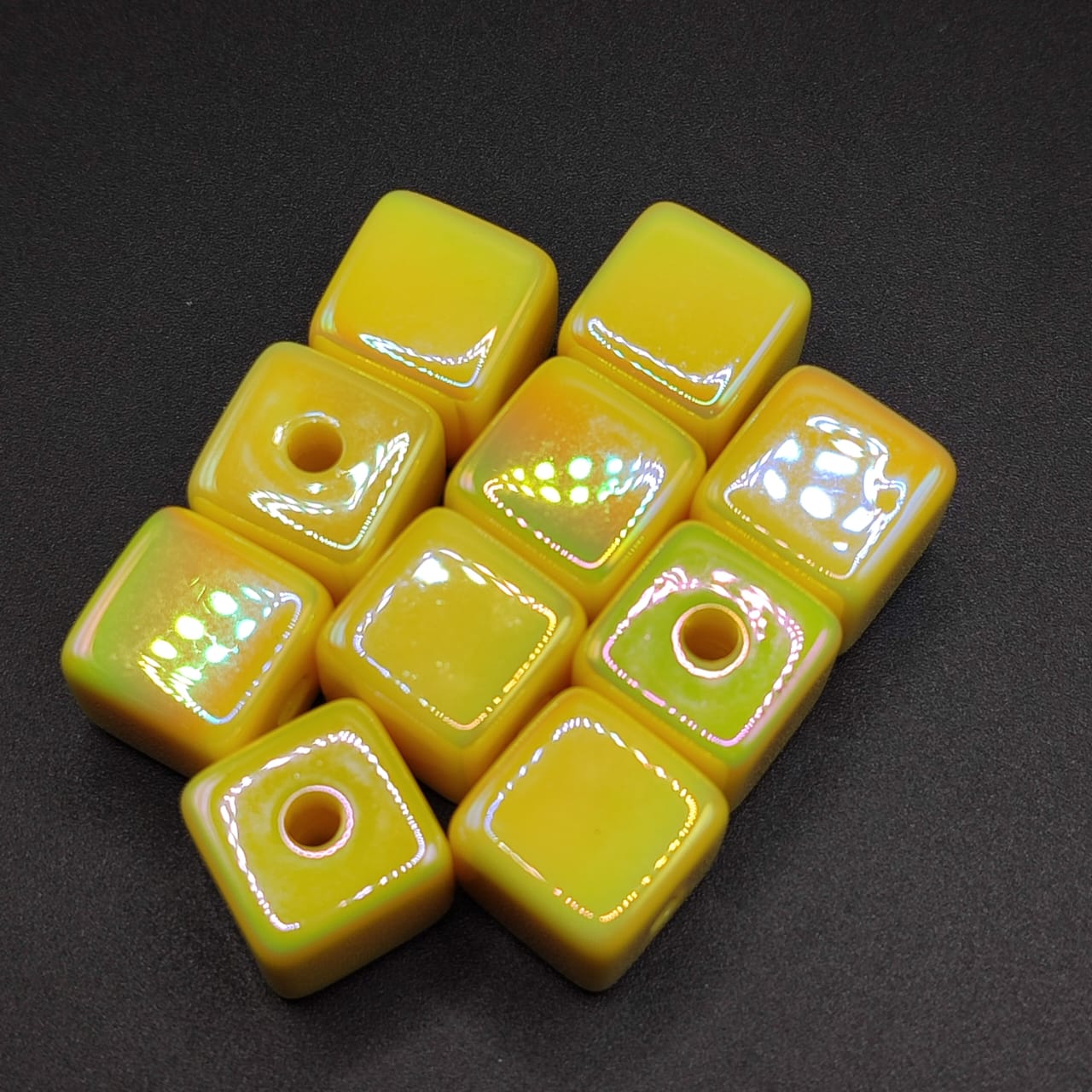 ACRILICO CUBO AMARILLO