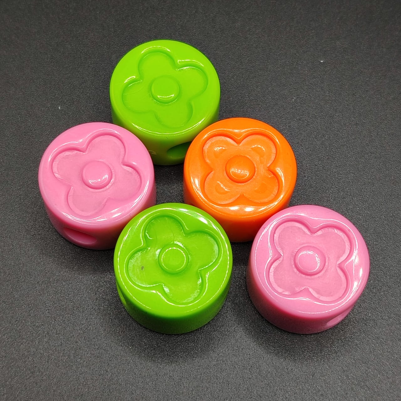 ACRILICO PASADOR DE FLOR DE COLORES