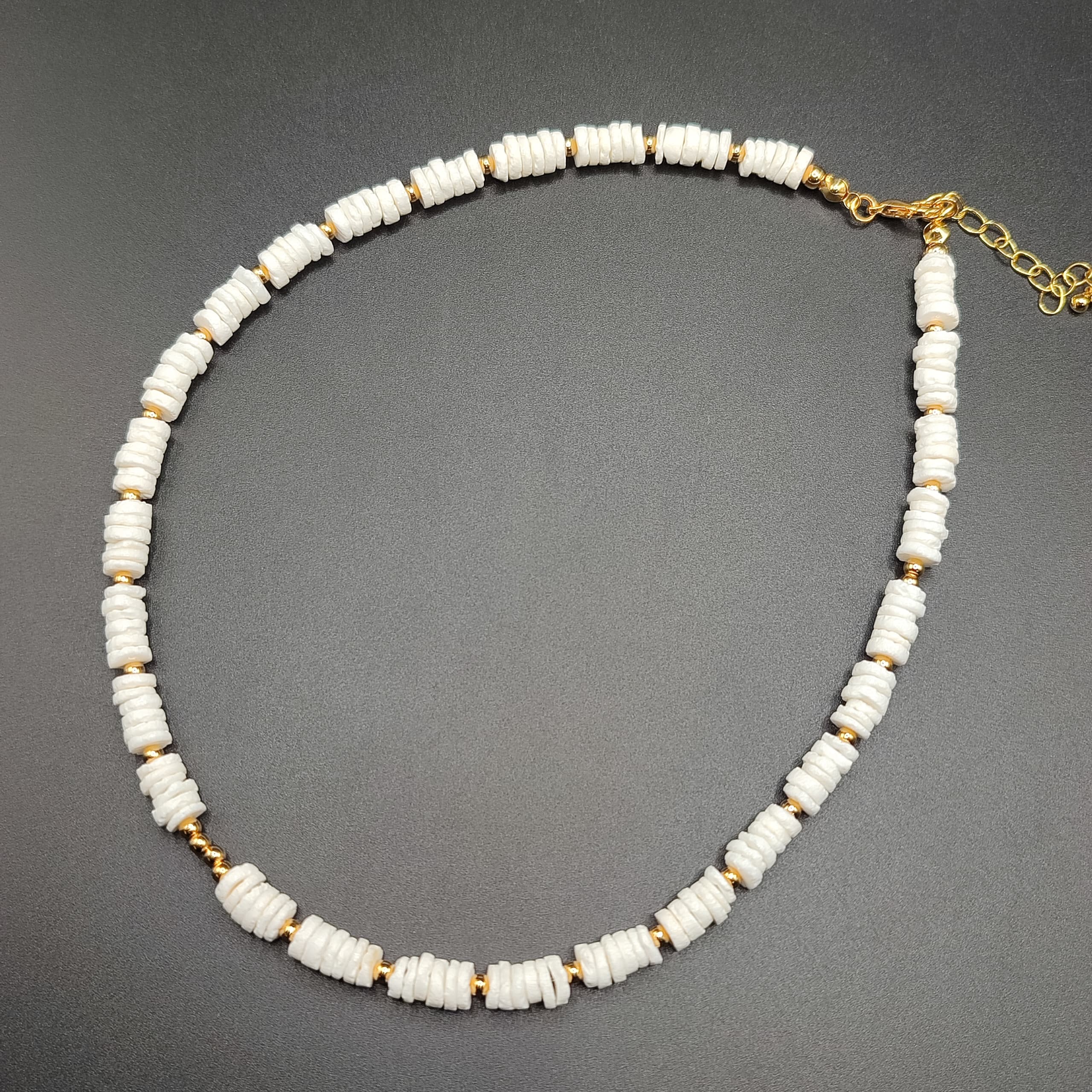 COLLAR DE PUCAS MARINAS