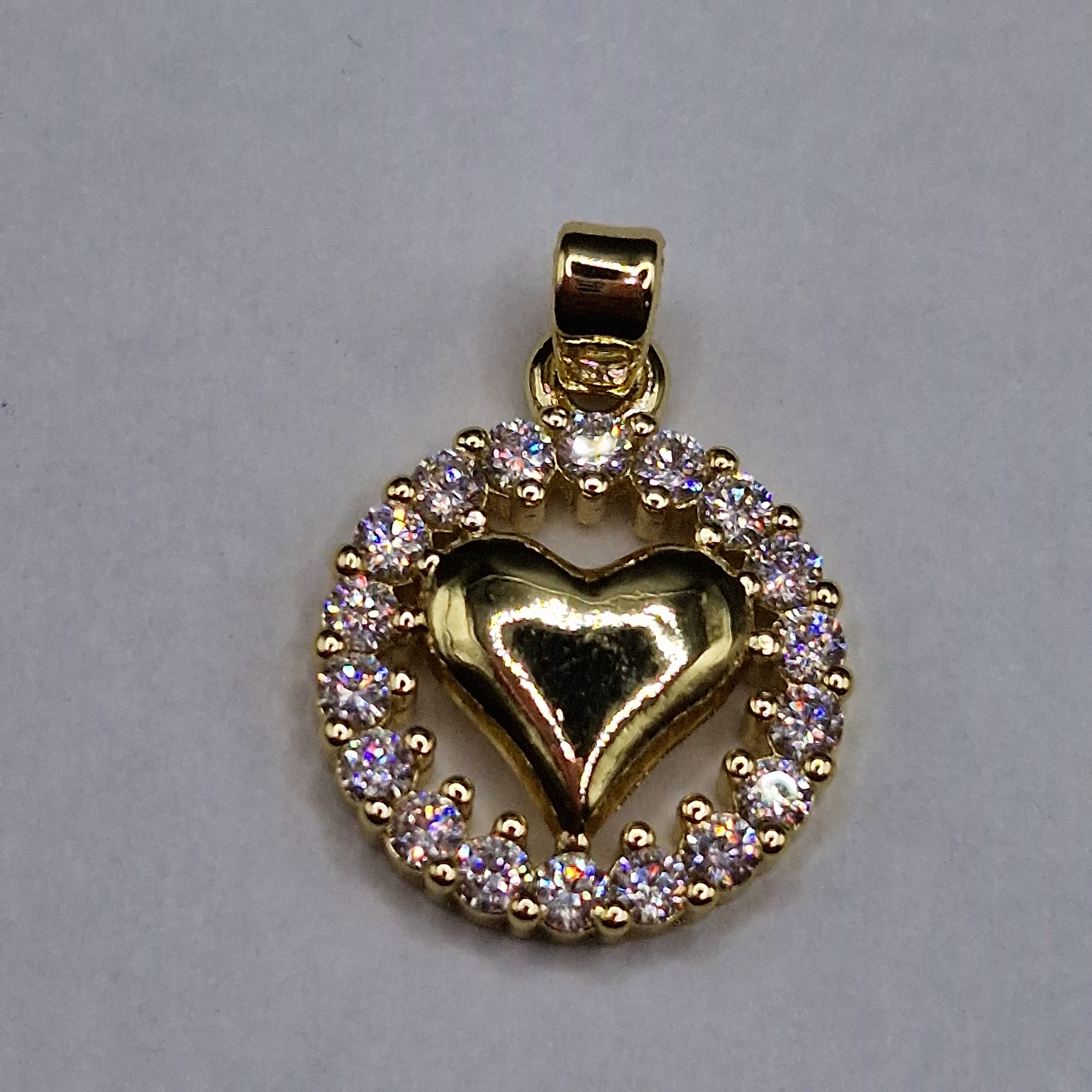 DIJE DE CIRCON  CORAZON EN CIRCULO