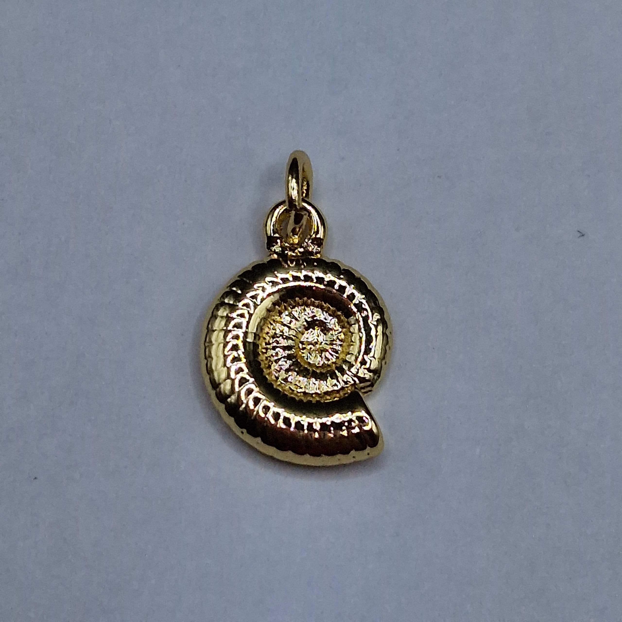 ORO CHINO DIJE CARACOL ENROLLADO