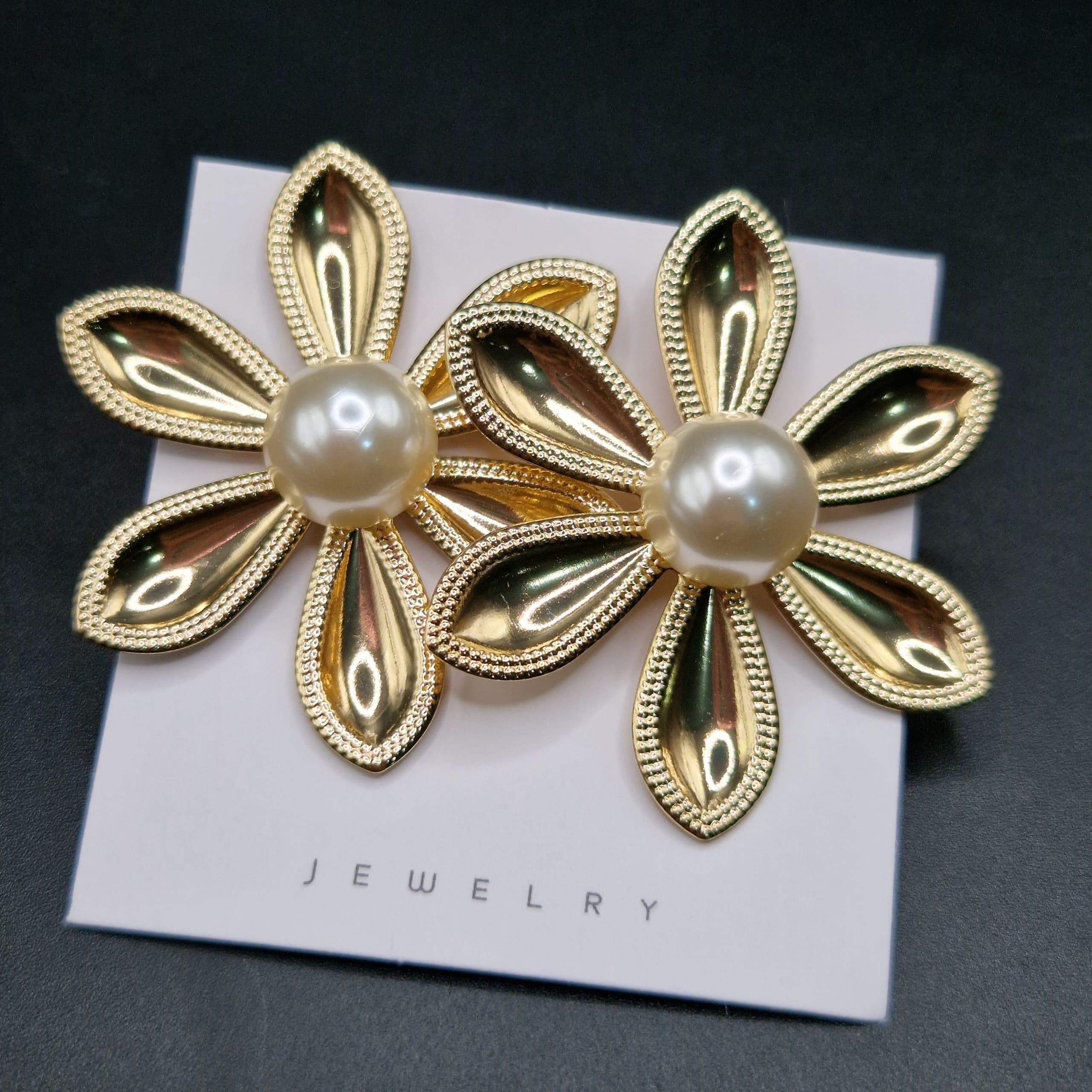 ZARCILLO FLOR GRANDE FINA CON PERLA