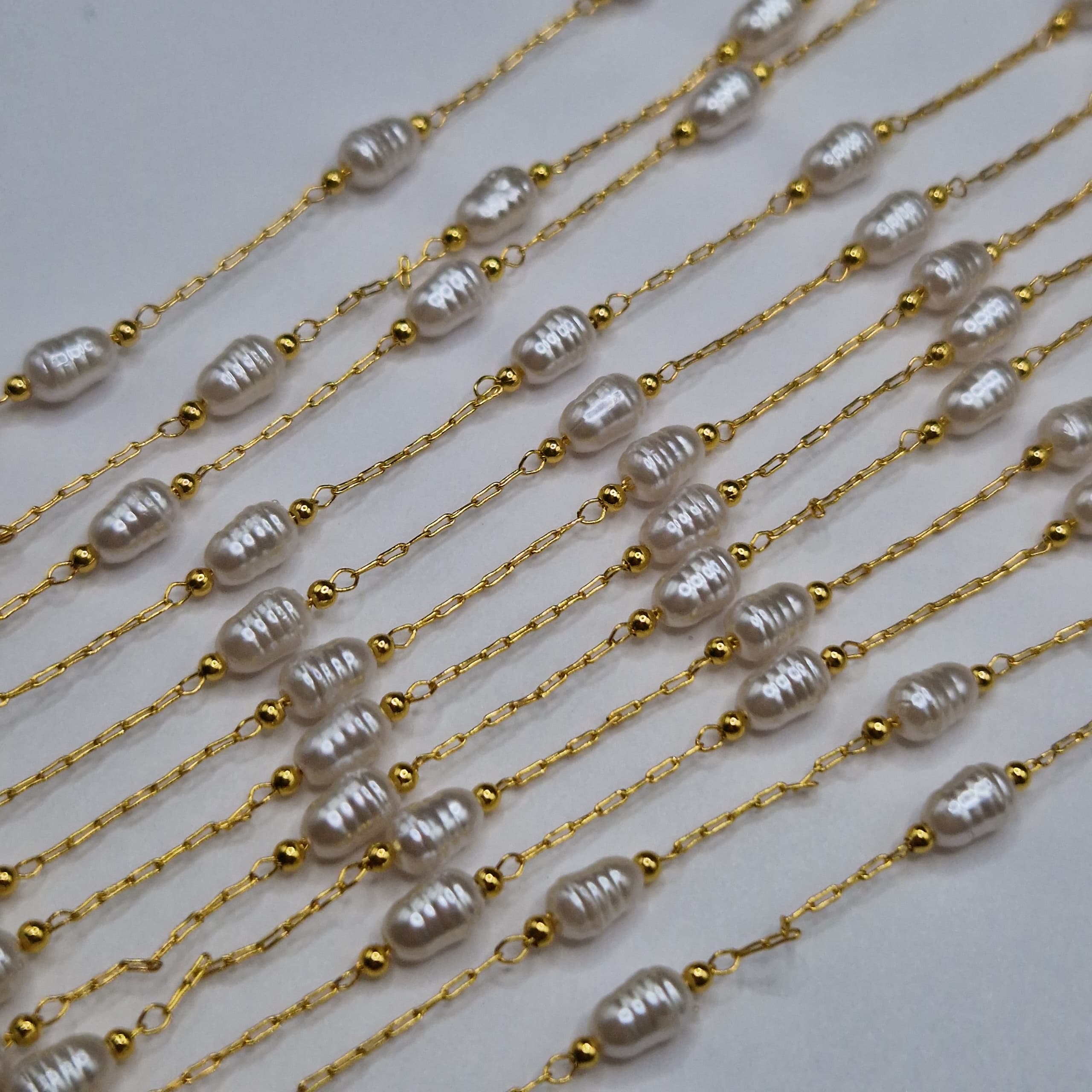 CADENA DE PERLAS IRREGULAR