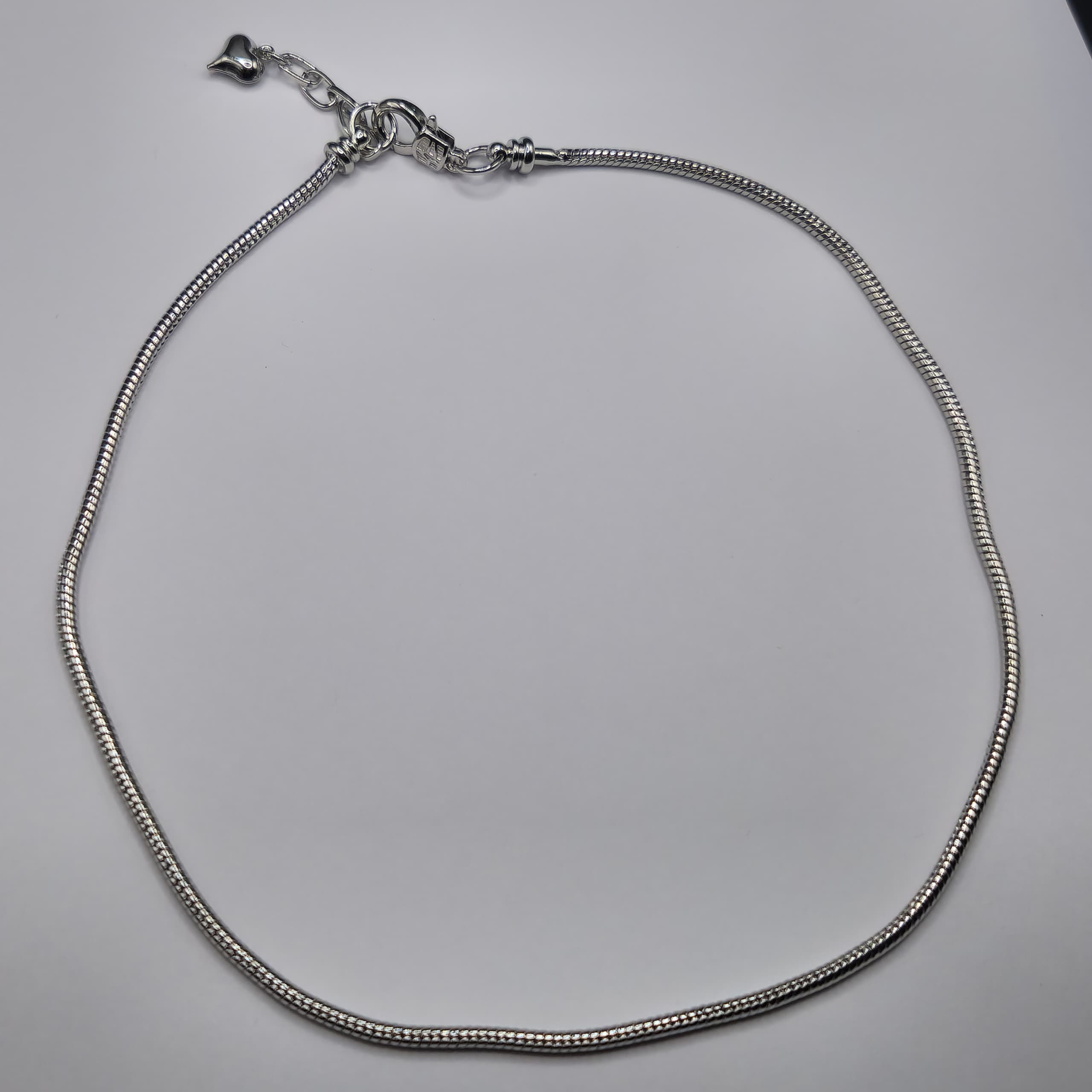 CADENA PANDORA PLATEADA CON BROCHE EXTENSOR DE CORAZON