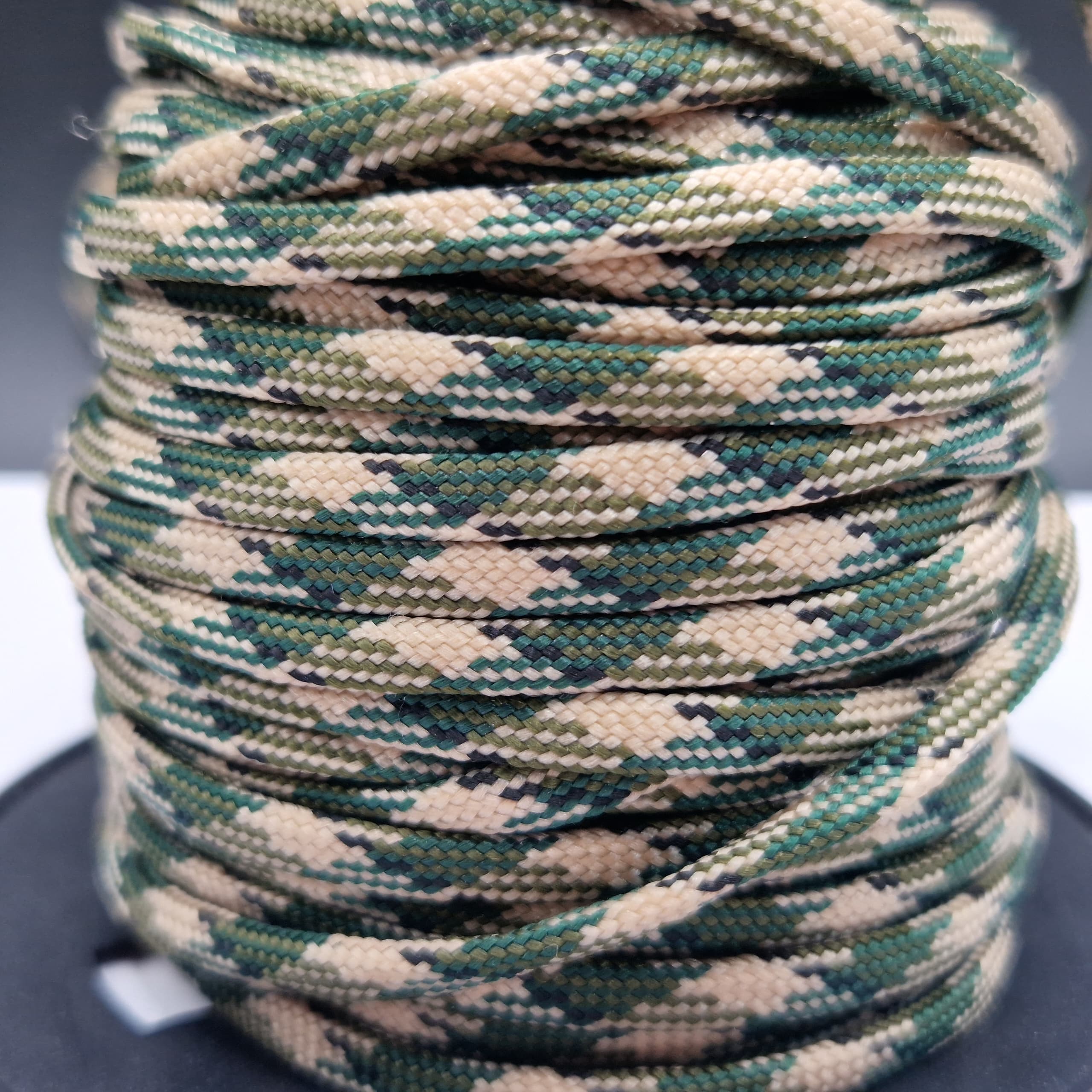 PARACORD POR METRO CAMUFLAJE VERDE