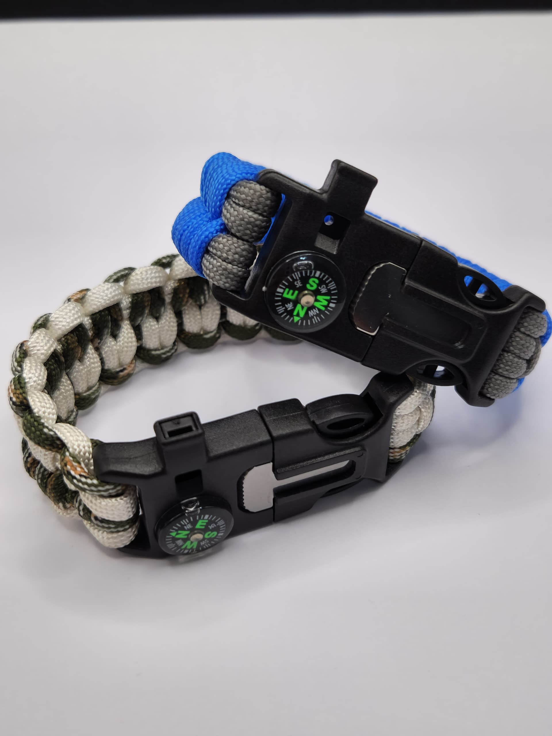 PULSERA PARACORD DE BRUJULA PITO Y PEDERNAL
