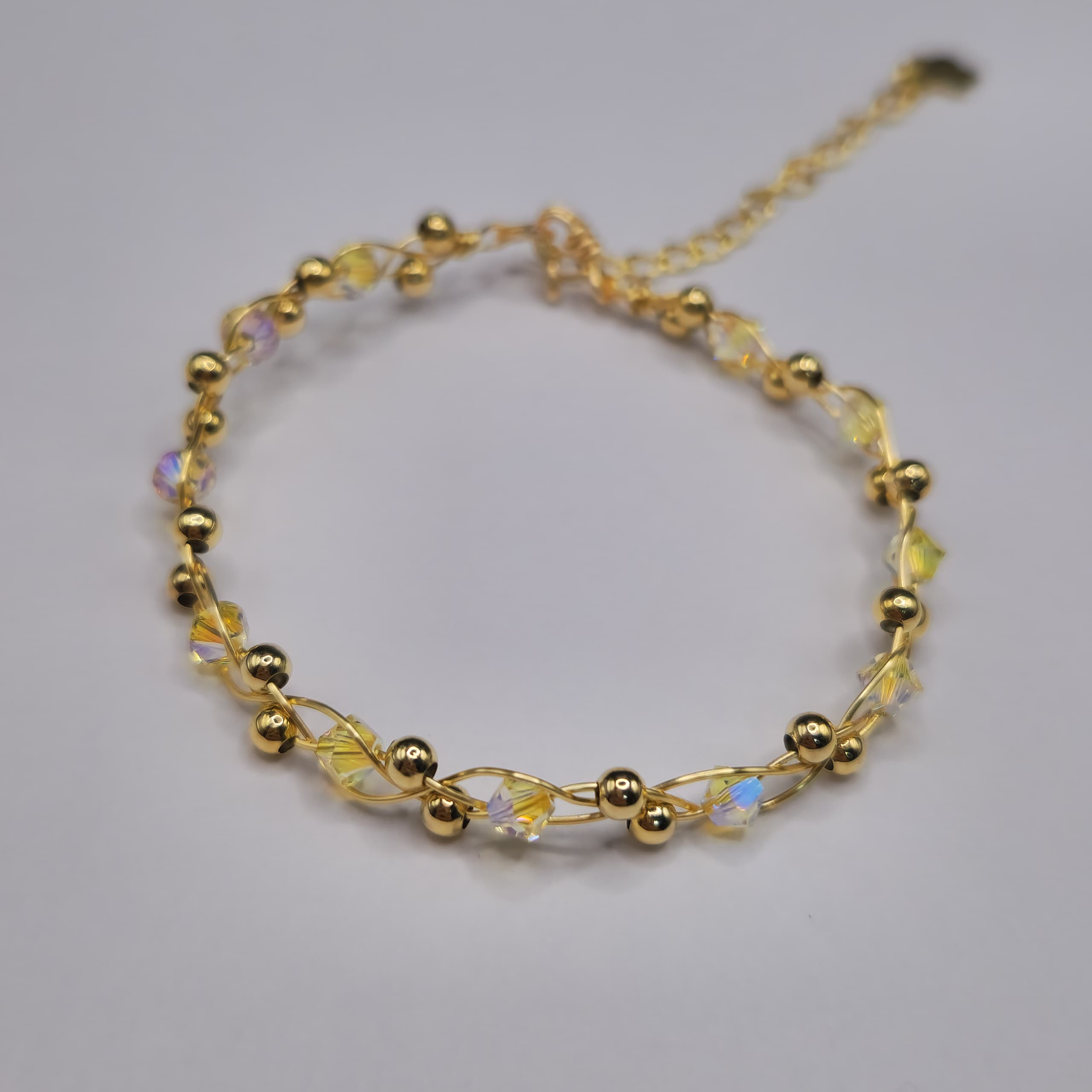 PULSERA DE ALAMBRE CON CRISTALES DE SWAROVSKI