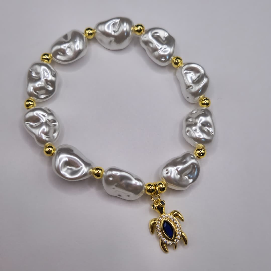PULSERA DE PERLA IRREGULAR CON TORTUGA