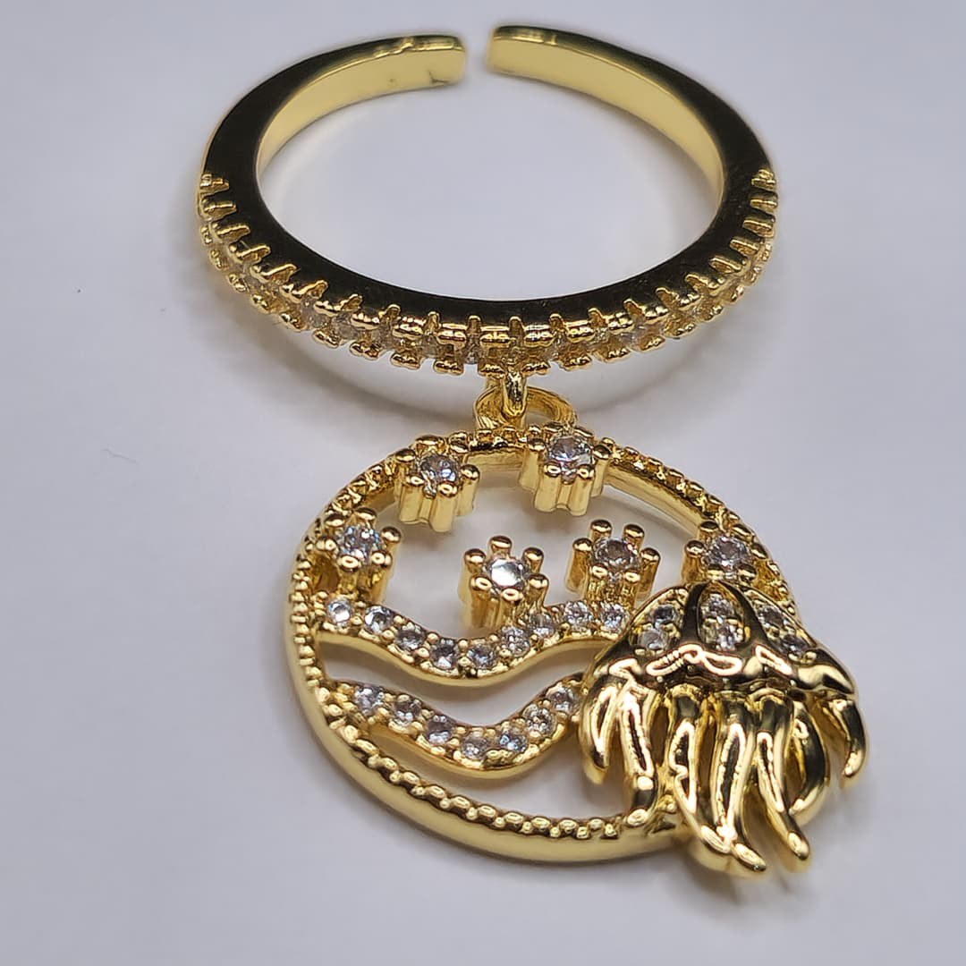 ANILLO CON DIJE DE MEDUSA