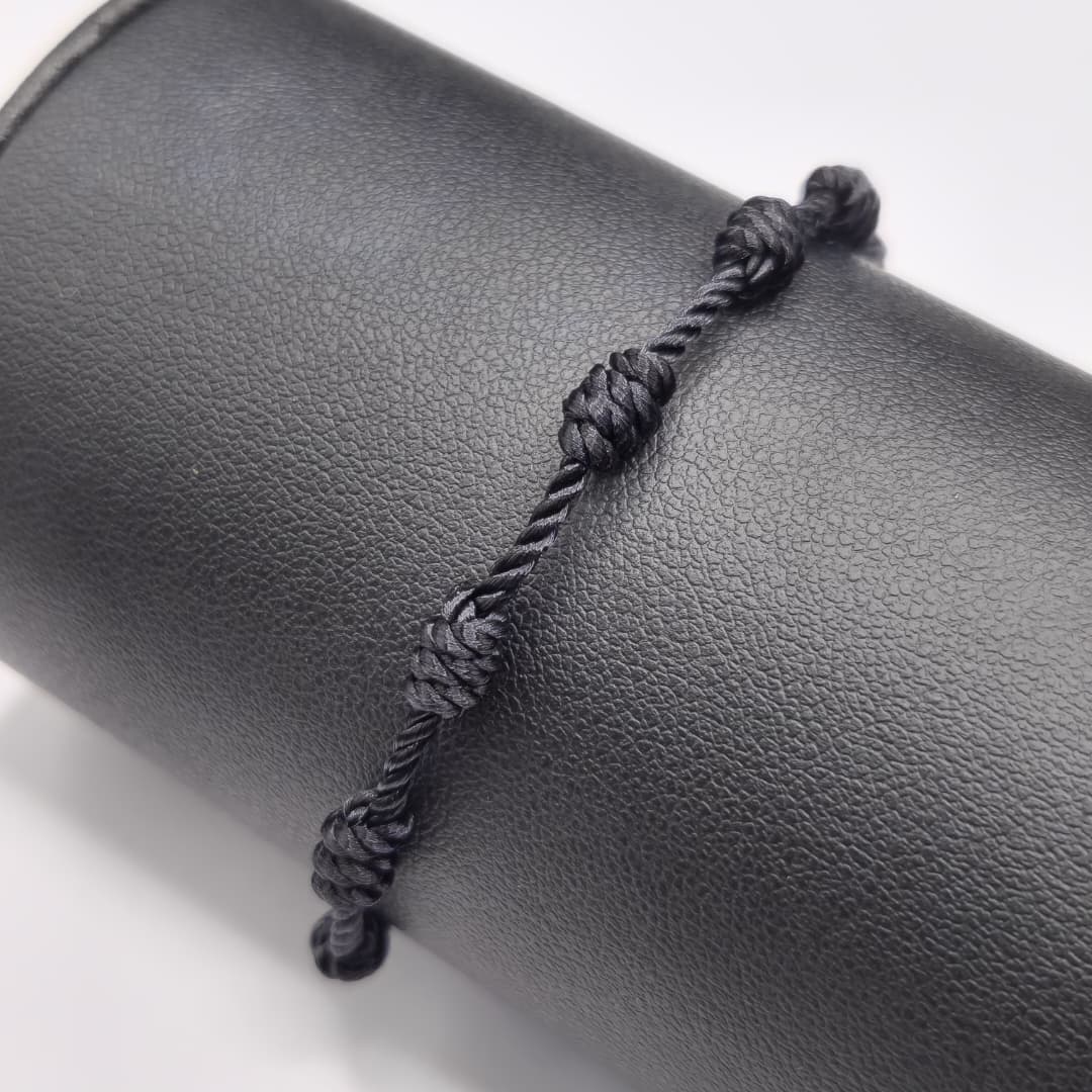 PULSERA 7 NUDOS NEGRA