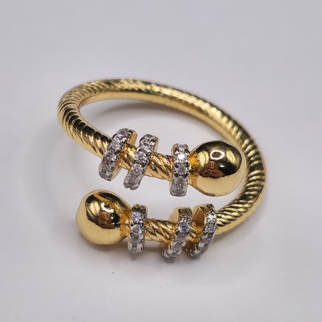 ANILLOS CON TRES CIRCULOS DE CIRCON
