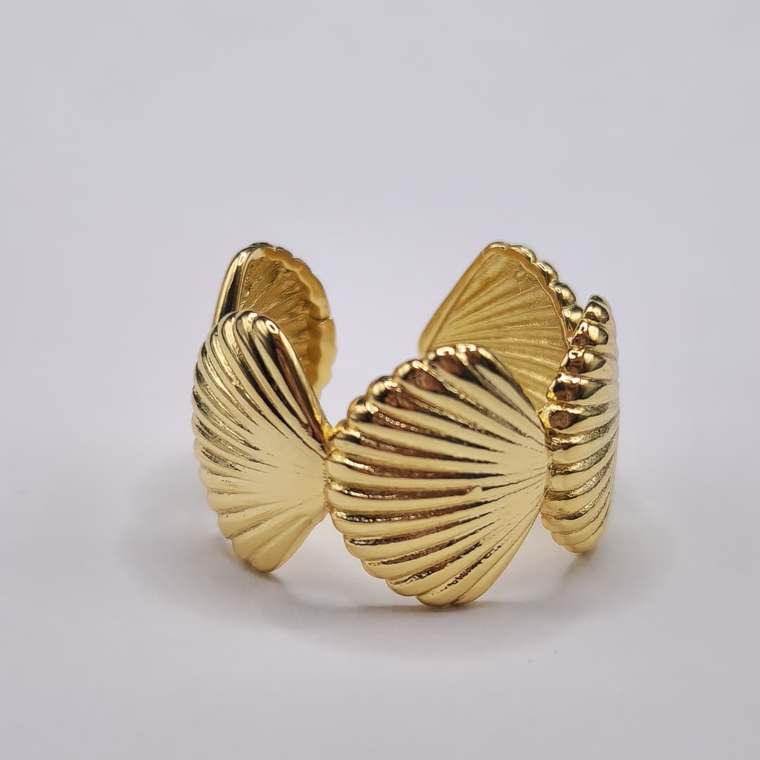 ANILLO CON OSTRAS DORADAS