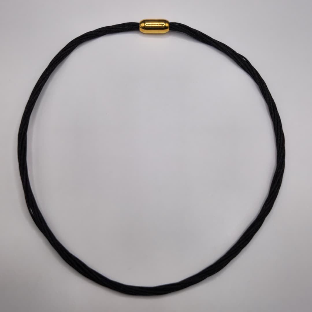 COLLAR NEGRO DE IMAN