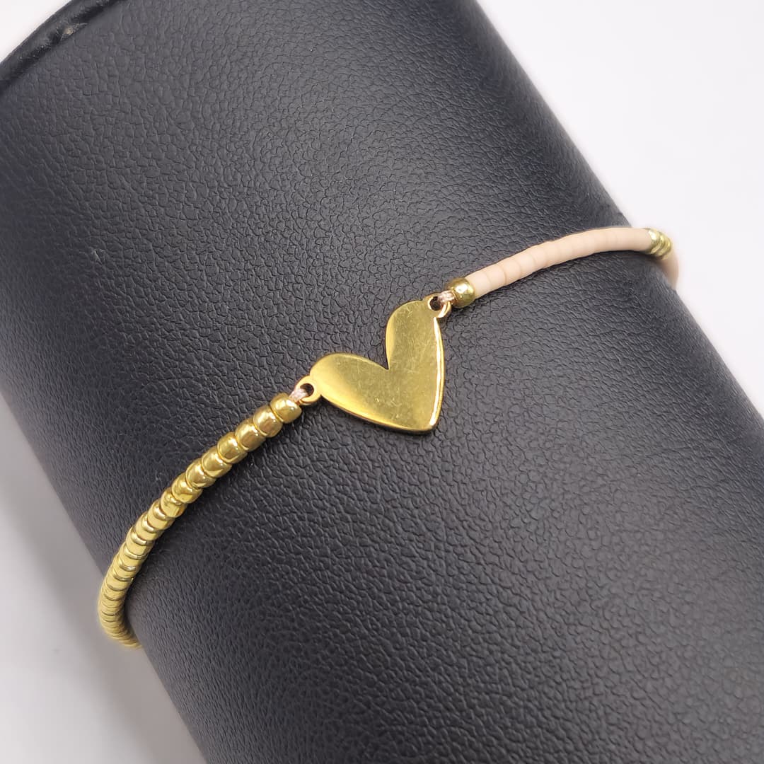 PULSERA DE MIYUKI ROSADA CON CORAZON CONECTOR