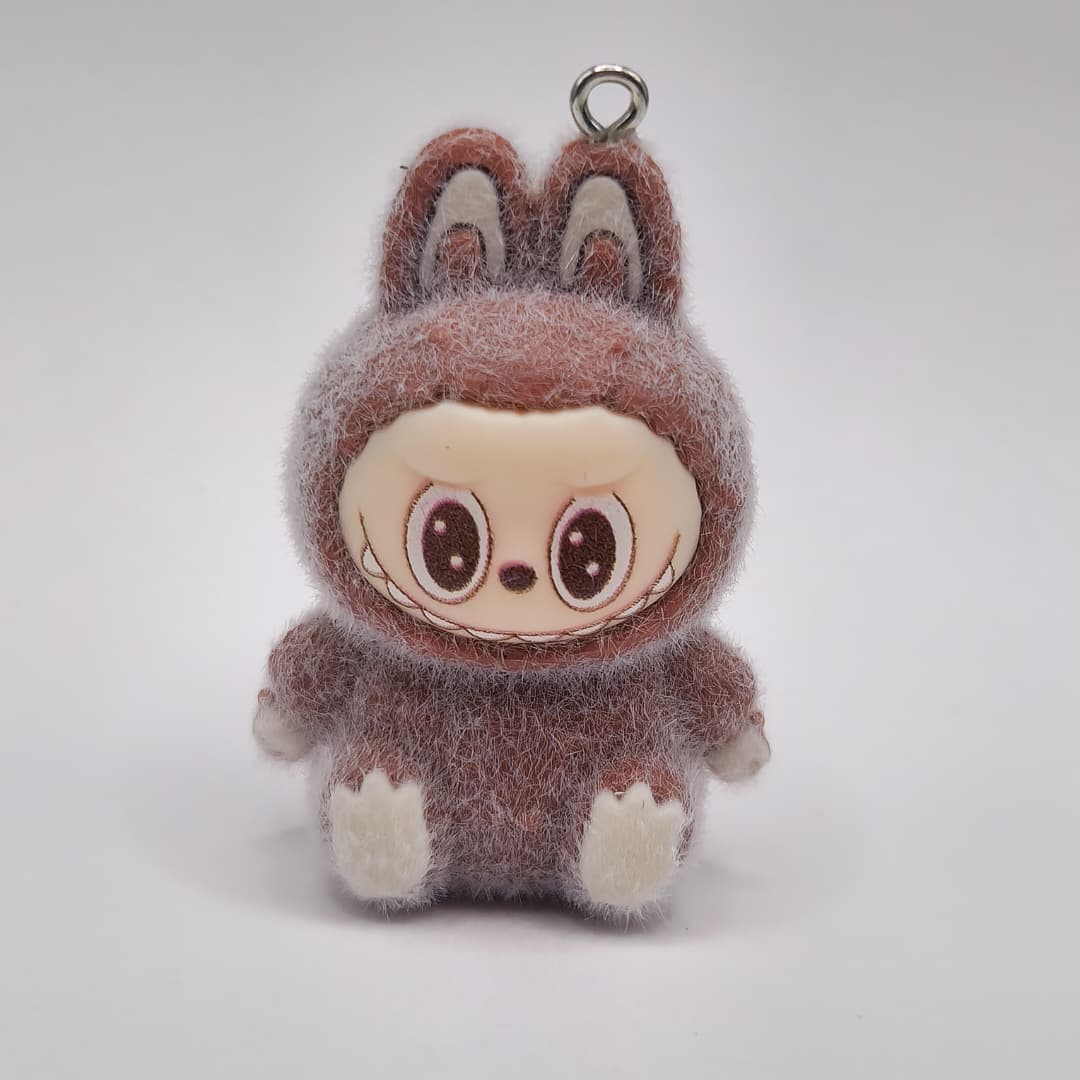LABUBU MARRON SENTADO