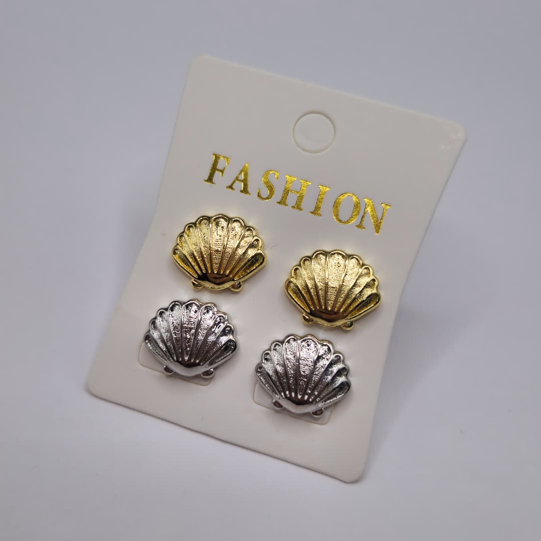 SET DE ZARCILLOS DE OSTRA DORADA Y PLATEADA