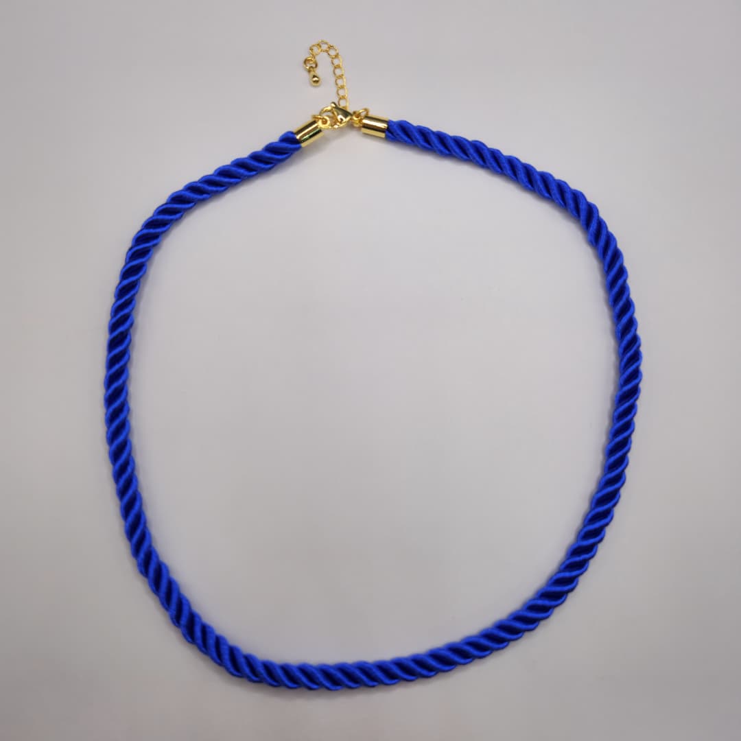 COLLAR CORDON EN ESPIRAL AZUL REY