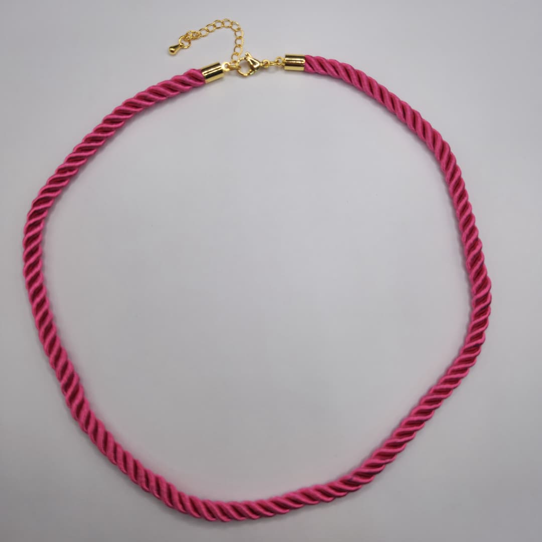 COLLAR CORDON EN ESPIRAL FUCSIA