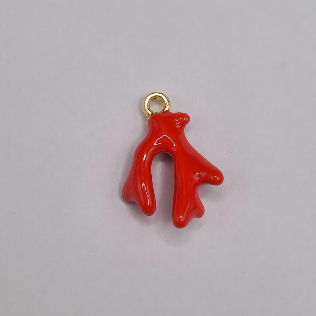 ORO CHINO DIJE CORAL ROJO CON COLGANTE DORADO