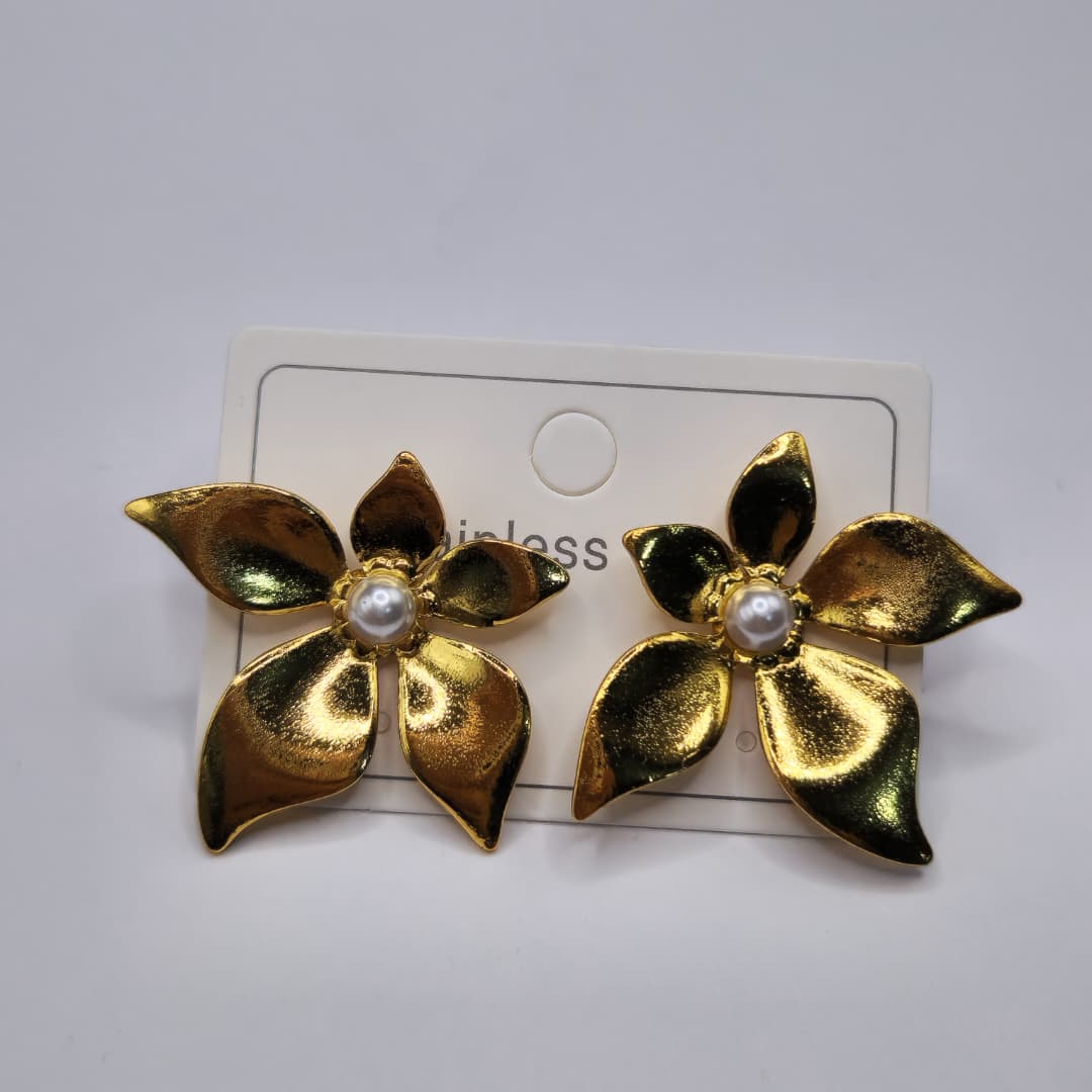 ZARCILLO DORADO FLOR CON PERLA