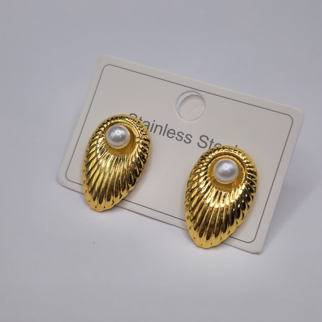 ZARCILLO DORADO DE GOTA CON LINEAS Y PERLA