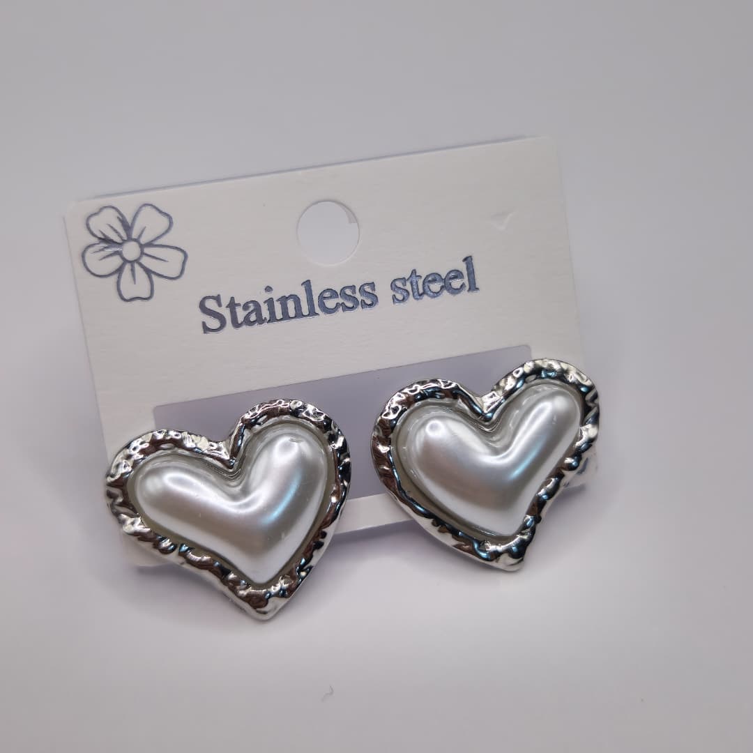 ZARCILLO PLATEADO CORAZON CON PERLA