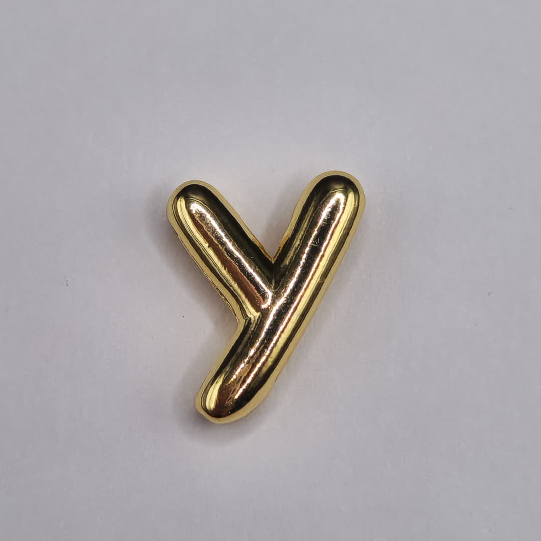 ORO CHINO PASADOR LETRA Y 12X16MM