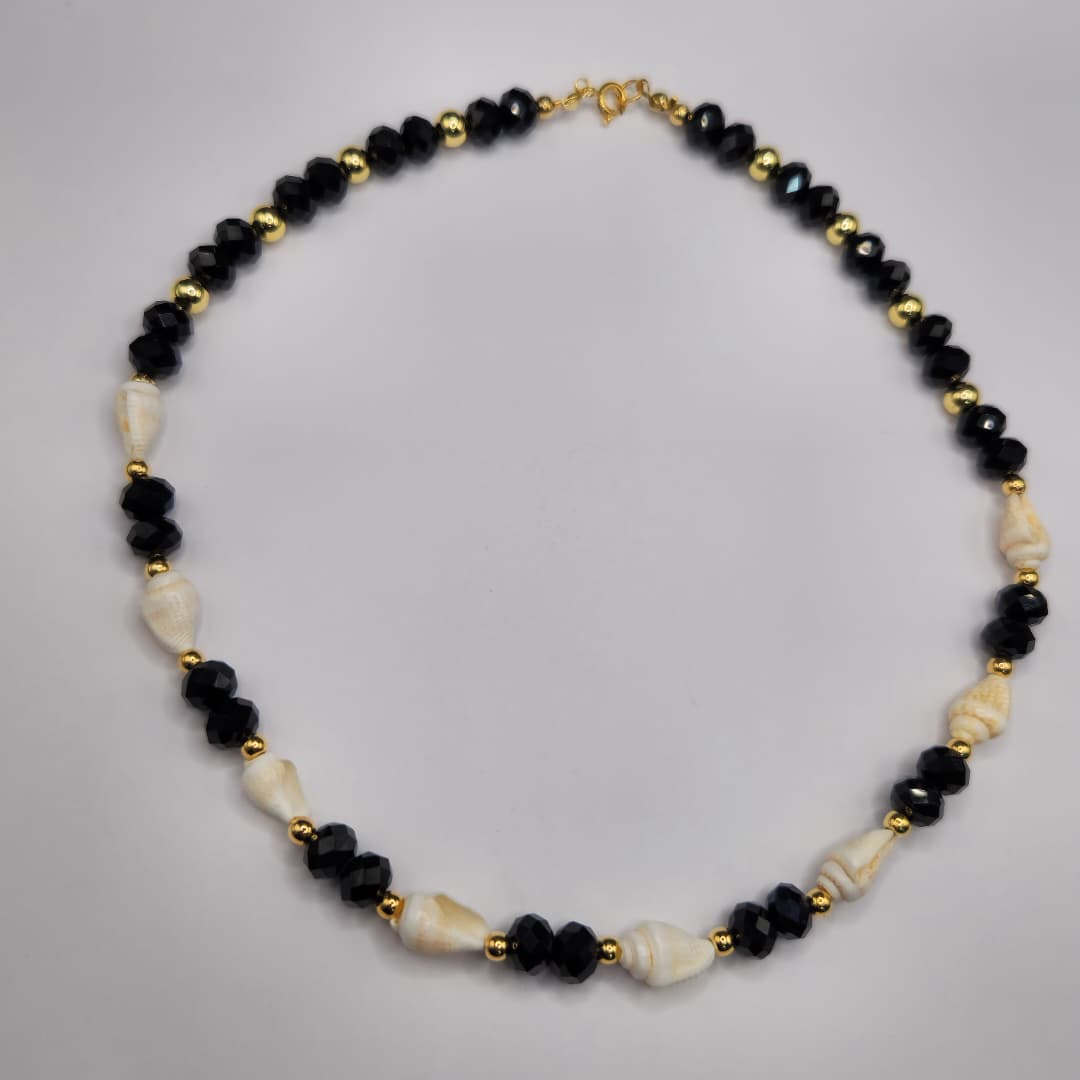 COLLAR DE CRISTAL CON CARACOLES