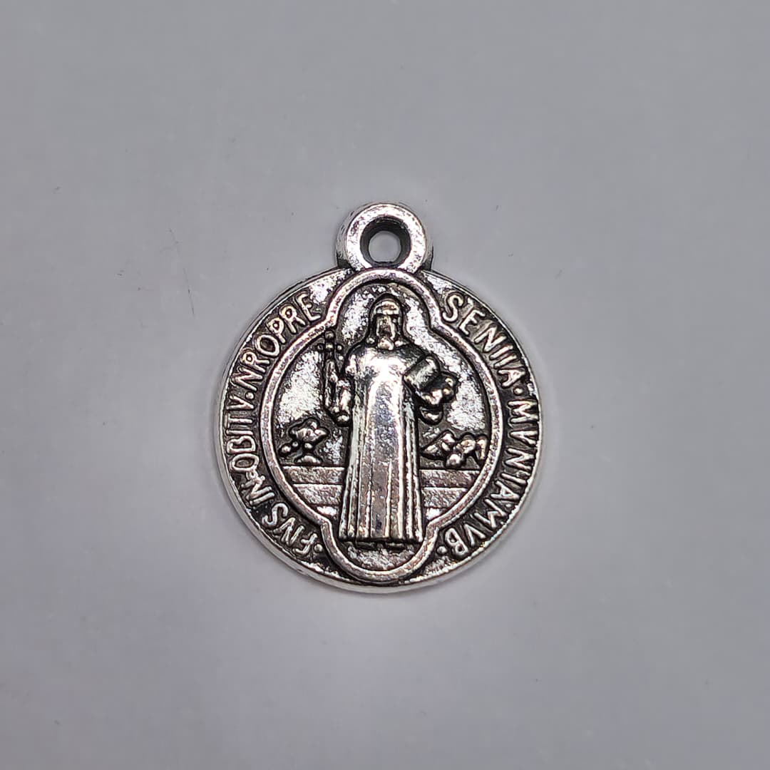 SILVER MEDALLA DE SAN BENITO 23X27MM