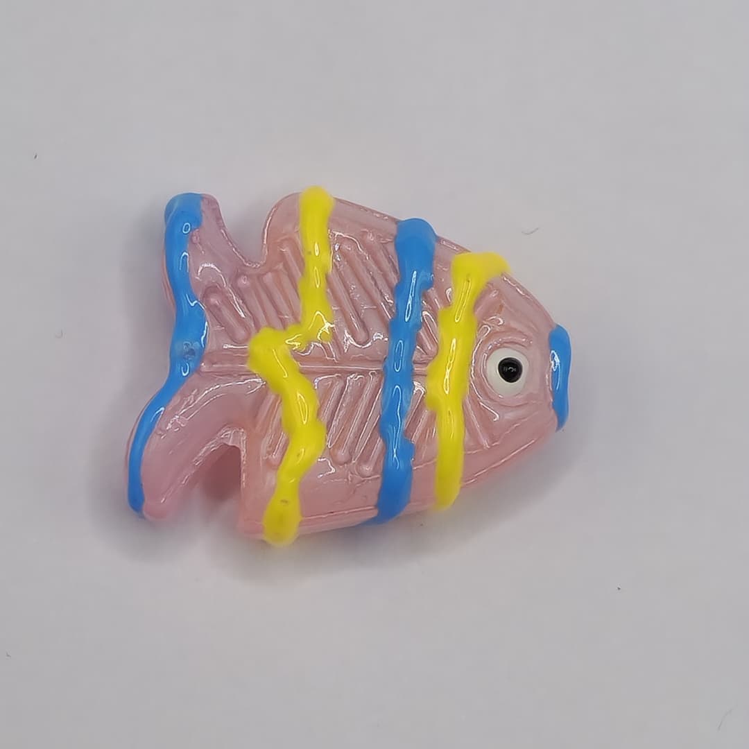 MURANO PASADOR PEZ ROSADO CON LINEAS AMARILLAS Y AZULES