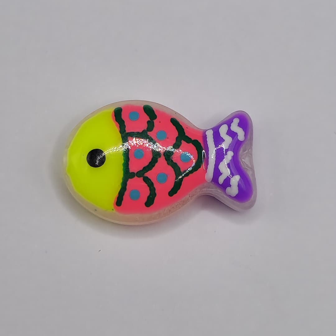 MURANO PASADOR PEZ AMARILLO NEON/FUCSIA/MORADO CON LINEAS VERDES