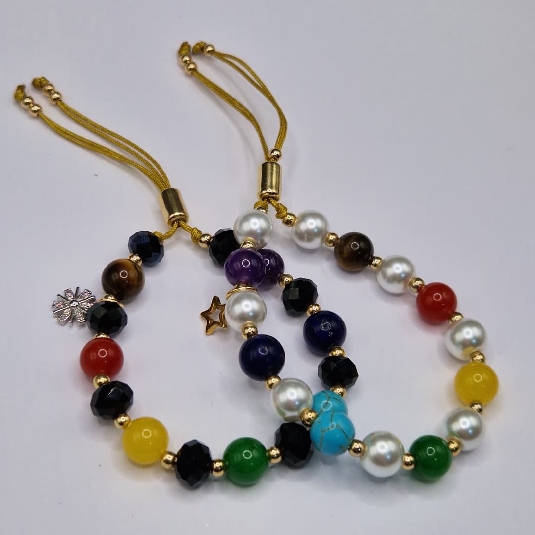 PULSERA DE CHAKRAS CON PERLAS CRISTALES Y DIJES