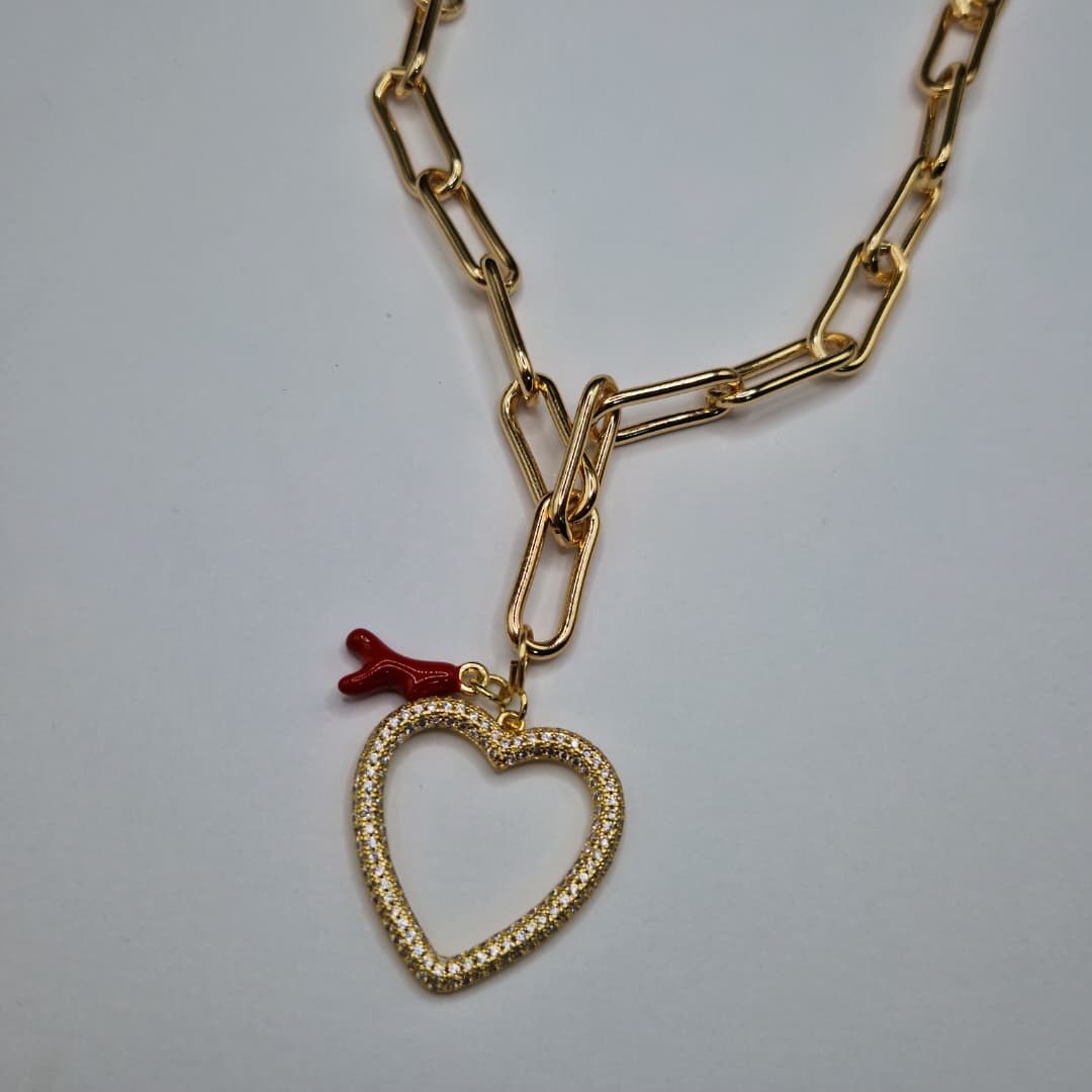CADENA DE ESLABON CON DIJE DE CORAZON Y CORAL