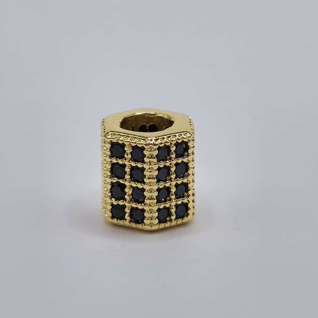 PASADOR DE CABALLERO DORADO CON CIRCONES NEGROS