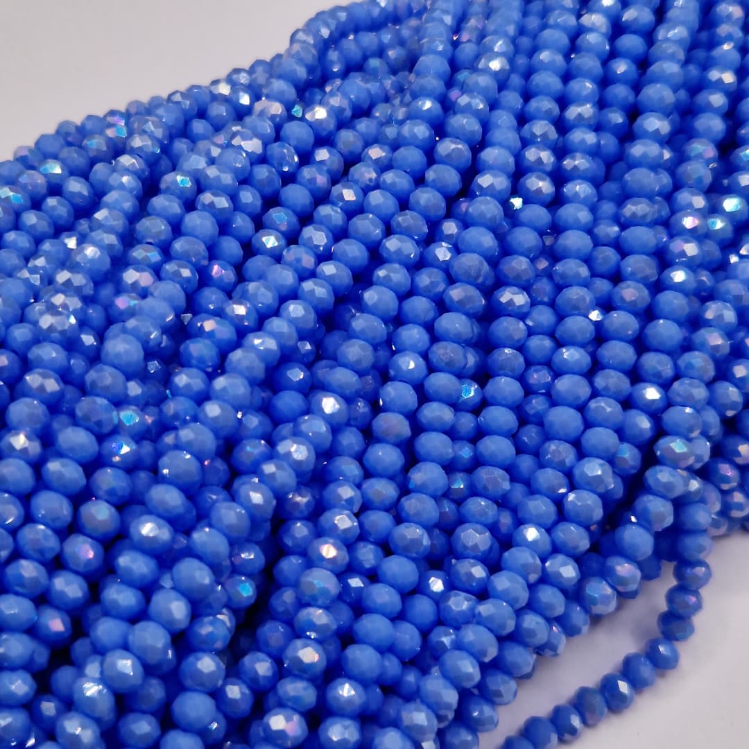 CRISTAL CHECO 4MM CELESTE CLARO CON AB